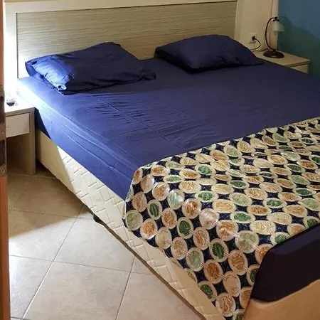 In A Complex In Sunny ساني بيتش