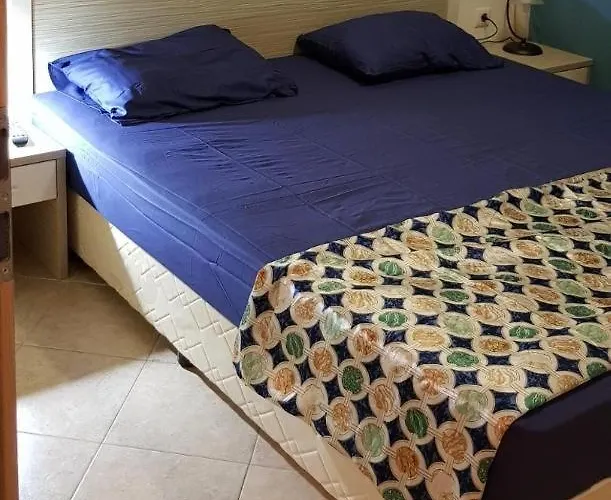 In A Complex In Sunny ساني بيتش